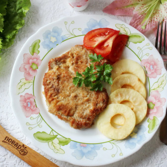 Шницель из свинины с яблоком