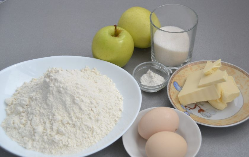 1. Этап. Итальянское яблочное печенье: Подготовьте ингредиенты.