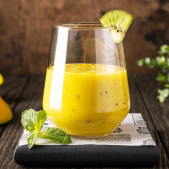 Коктейль из киви и манго