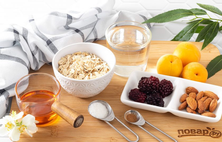 1. Этап. Постная овсяная каша: Подготовьте все ингредиенты.