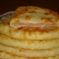 Лепешки с ветчиной и сыром