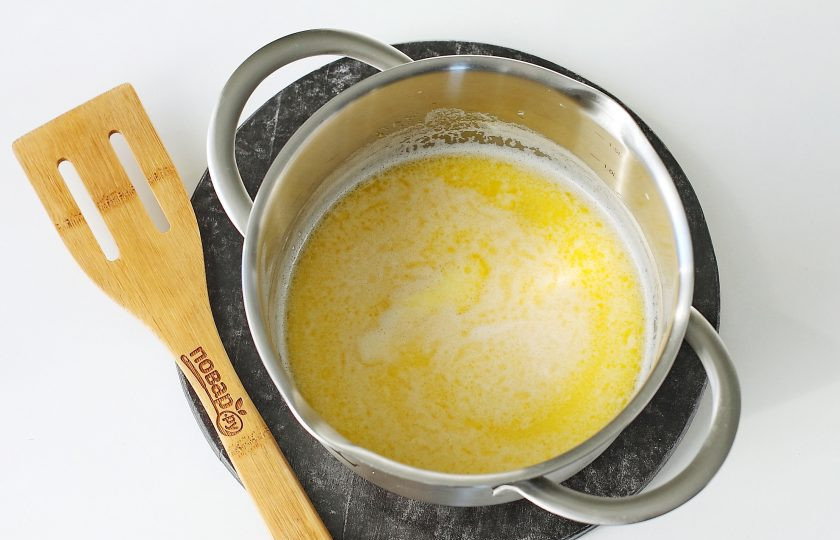 1. Этап. Сладкие клецки: Доведите до кипения.