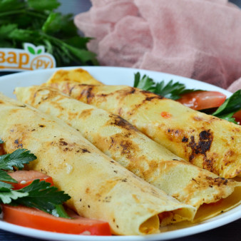 Блины с помидорами