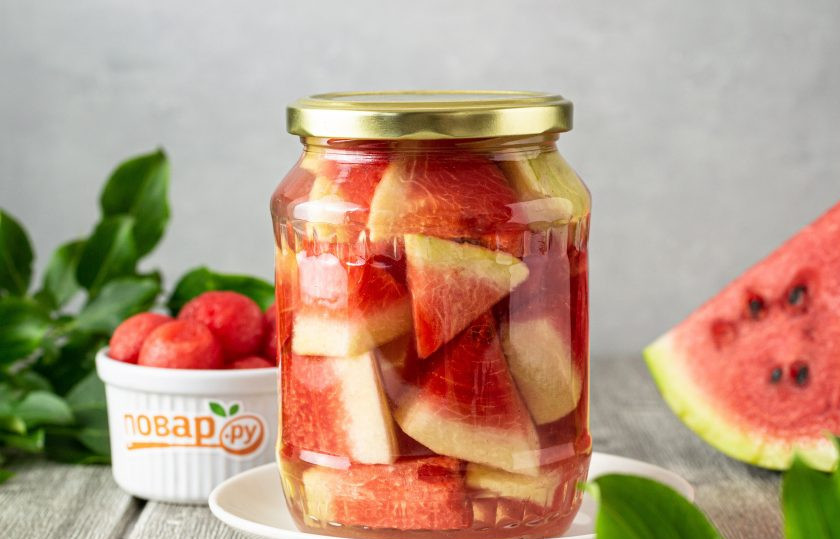 1. Этап. Закатка арбузов: Готовую консервацию уберите в темное прохладное место на хранение.