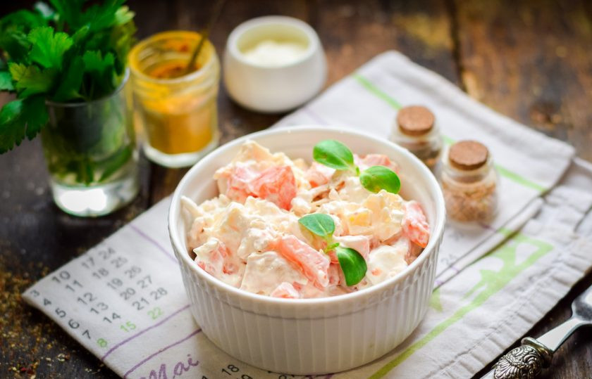 1. Этап. Салат с курицей и помидорами: Приятного аппетита!