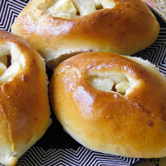 Расстегаи с яблоками
