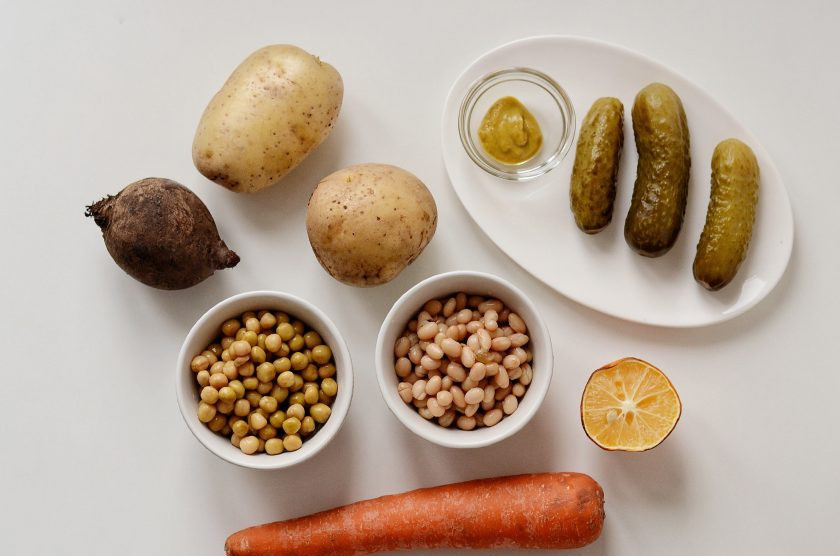 1. Этап. Слоеный винегрет: Подготовьте все ингредиенты.