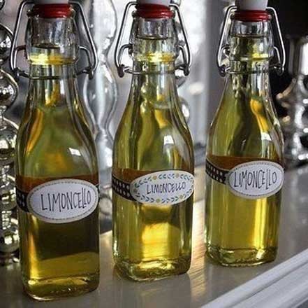 1. Stage. Homemade limoncello: Bottled with a funnel and left to infuse for another 5 days. After 5 days, the finished drink can be put in the freezer. After about a day, it will cool to the desired temperature. The strength of the drink will be about 40%