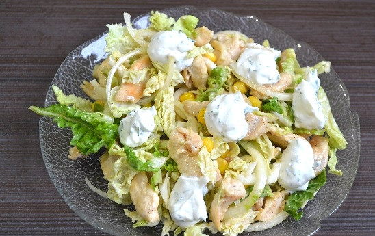 1. Этап. Салат Ревнивец: 14. Выложите шарики из сливочного сыра.