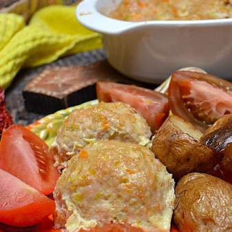 Биточки из индейки с овощами