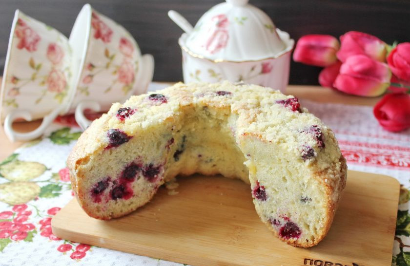 1. Этап. Простой ягодный пирог: А можно крошкой вверх.