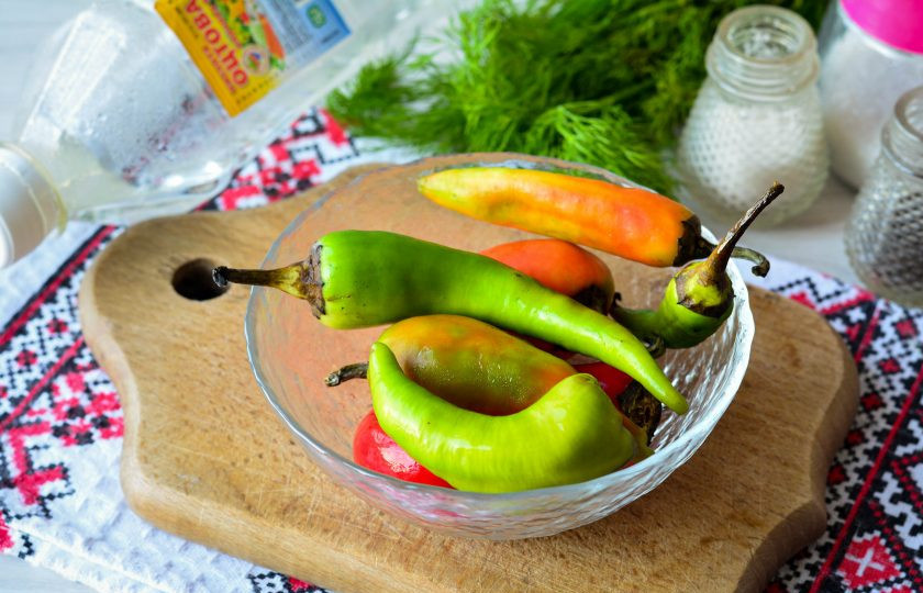 1. Этап. Соленый горький перец: Подготовьте продукты для приготовления соленого горького перца.