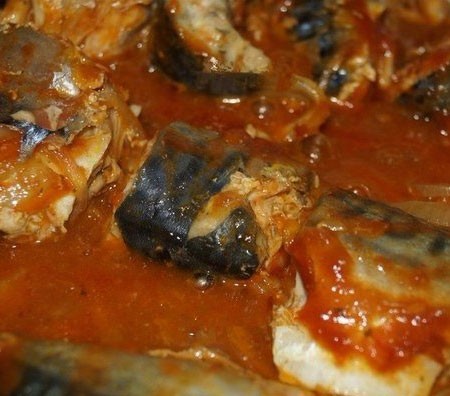 1. Stage. Braised Mackerel: Mix gently, cover and simmer another 15 minutes.