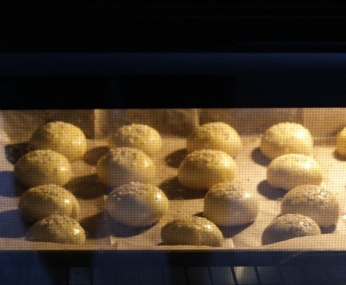 1. Этап. Ленивые мини пирожки с индейкой: Выпекайте в предварительно разогретой духовке при температуре 180* 35 минут, ориентируясь на особенности своей духовки.