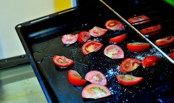 1. Этап. Чиопино: 2. Отправьте в разогретую до 200 градусов духовку примерно на полчасика.