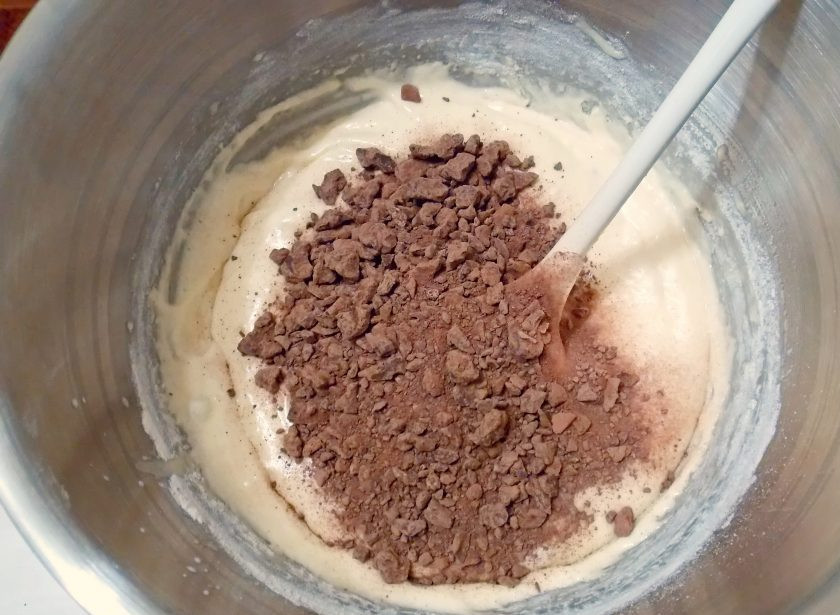 1. Этап. Торт с шоколадной крошкой: Добавьте шоколадную крошку.