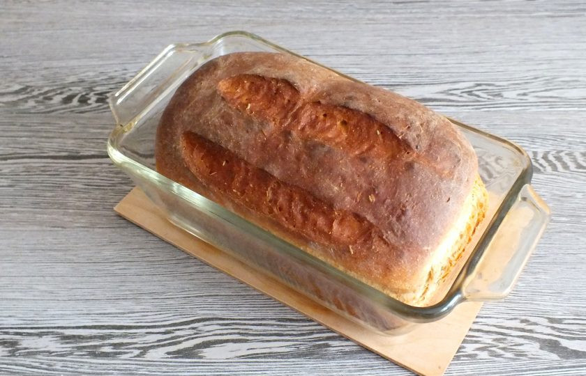 1. Этап. Хлеб Гурман: Готовый хлеб достаньте из духовки.