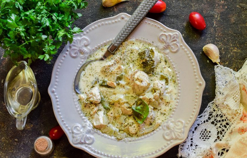 1. Этап. Курица со шпинатом в сливочном соусе: Приятного аппетита!