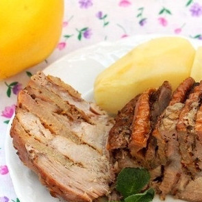 Мясо с айвой в мультиварке