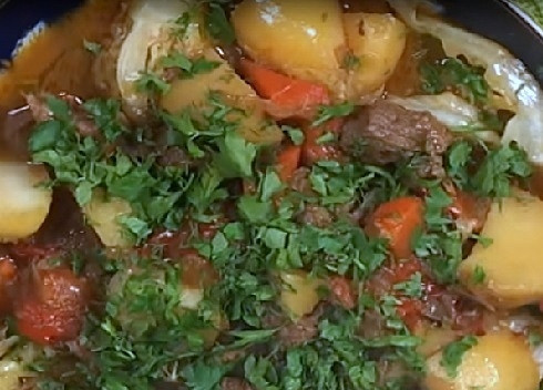 1. Этап. Бастырма: Посыпаем петрушкой — и обедаем!