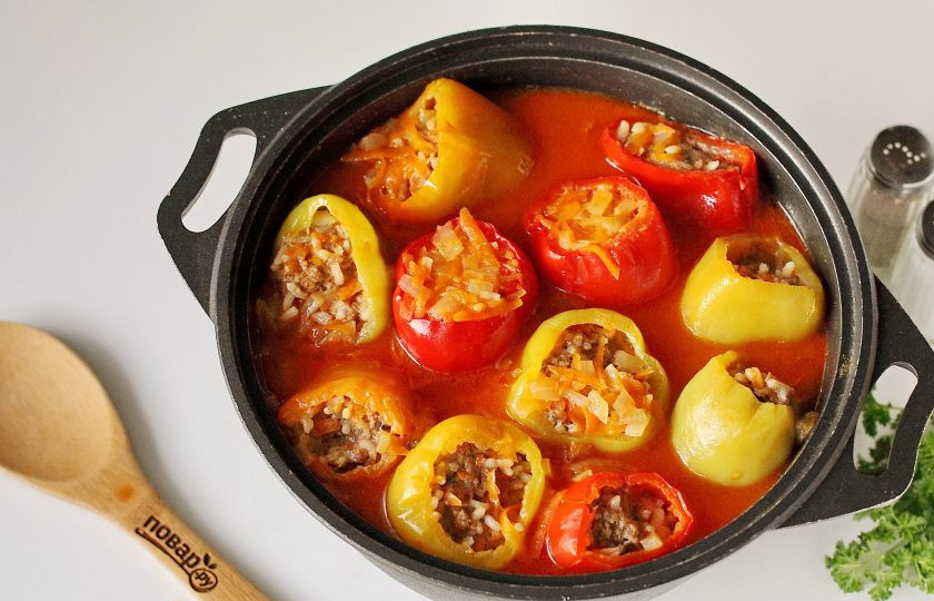 1. Этап. Фаршированные перцы с фаршем и помидорами: Фаршированные перцы с фаршем и помидорами готовы.