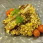 Неплов с бараньими рёбрышками Бараньи рёбрышки разрезать по одному. В казане разогреть растительное масло, выложить туда рёбрышки, хорошенько их обжарить. Как подрумянятся – залить кипятком и дать повариться минут 5. Хорошо промываем маш и рис. Промытый рис перекладываем в плоскую тарелку, чтобы он высох. Маш добавляем к баранине. Пусть всё варится час. Добавляем в казан помидоры черри и перец, нарезанный соломкой. Солим, перчим, добавляем специи по вкусу. Я добавляю приправу для плова и зиру. В приправе уже есть немного зиры, но мне этого не хватает – очень уж люблю её. Перемешиваем, тушим минут 5. Выкладываем сверху рис. Наливаем кипятка в казан столько, чтобы было выше риса на мизинец. Наливать нужно аккуратно, чтобы рис не собрался в одну кучу. Я это делаю, наливая воду на лопаточку. Без крышки даём закипеть и варим так дальше. Так как маш у нас очень сильно разварился, то рис варится не в жидком бульоне, а в пюреобразном. Поэтому периодически нужно протыкать неплов лопаточкой и пропускать воду ко дну. Как вода ушла с поверхности, закрываем казан крышкой и даём пропариться ещё минут 15-20. За это время можно ещё раз слегка помешать неплов, приподнимая его ото дна. Получилось интересно. Плов с машем мы уже готовили, только там маш не разваривался до пюре, а был в подобаемом для плова состоянии – целенький, бодренький. А тут он разварился, обволок рис и получилось гораздо нежнее. А перец с помидорами подтверждают, что это действительно не плов, приготовленный неправильно, а правильно приготовленный неплов. О как загнула! )))