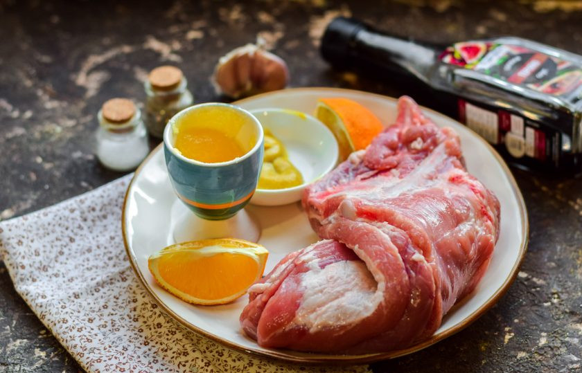 1. Этап. Маринад для свиных ребрышек: Подготовьте ингредиенты, ребра ополосните и просушите, уберите в сторону, пусть просохнут.