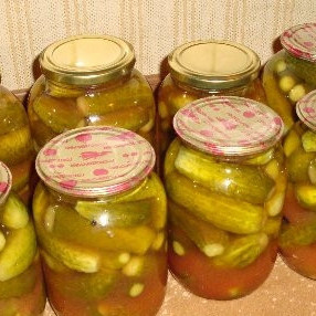 Консервированные огурцы с кетчупом