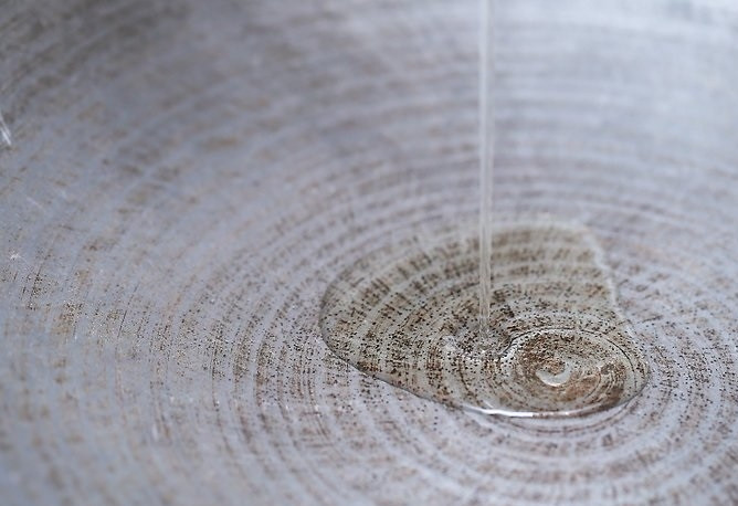 1. Этап. Индийское карри: 2. На сковороду налейте немного масла и разогрейте.