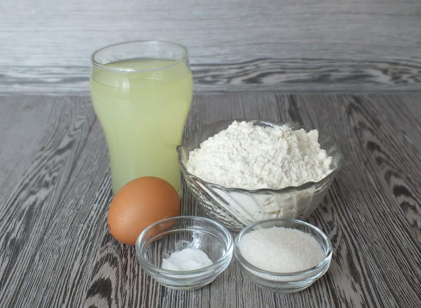 1. Этап. Хворост на сыворотке: Подготовьте необходимые ингредиенты.