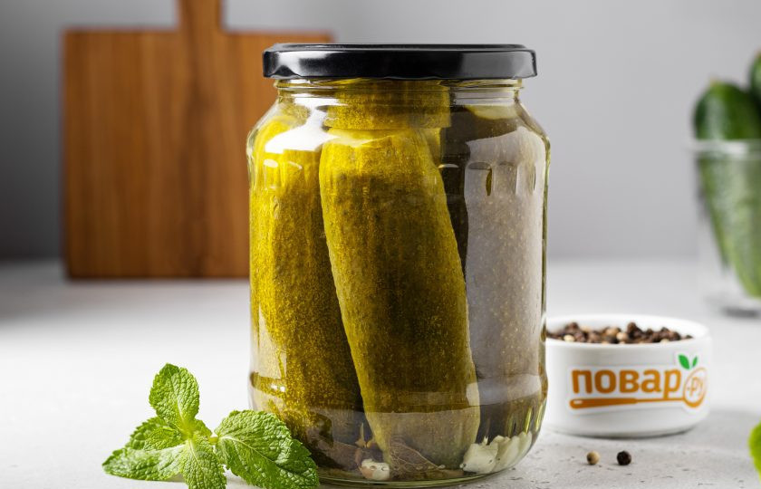 1. Этап. Огурцы с мятой на зиму: После заготовку можно убрать на хранение в прохладное место. Огурцы с мятой на зиму готовы.