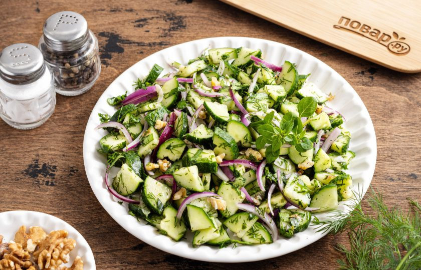 1. Этап. Салат по-грузински из огурцов и зелени: Салат по-грузински из огурцов и зелени готов, приятного вам аппетита!