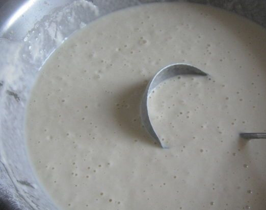 1. Этап. Блинчики на сухих дрожжах: 4. В самом конце можно добавить растопленное сливочное или растительное масло.