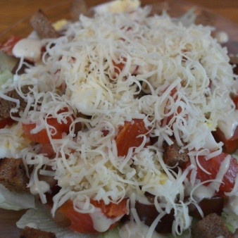 Салат из форели горячего копчения