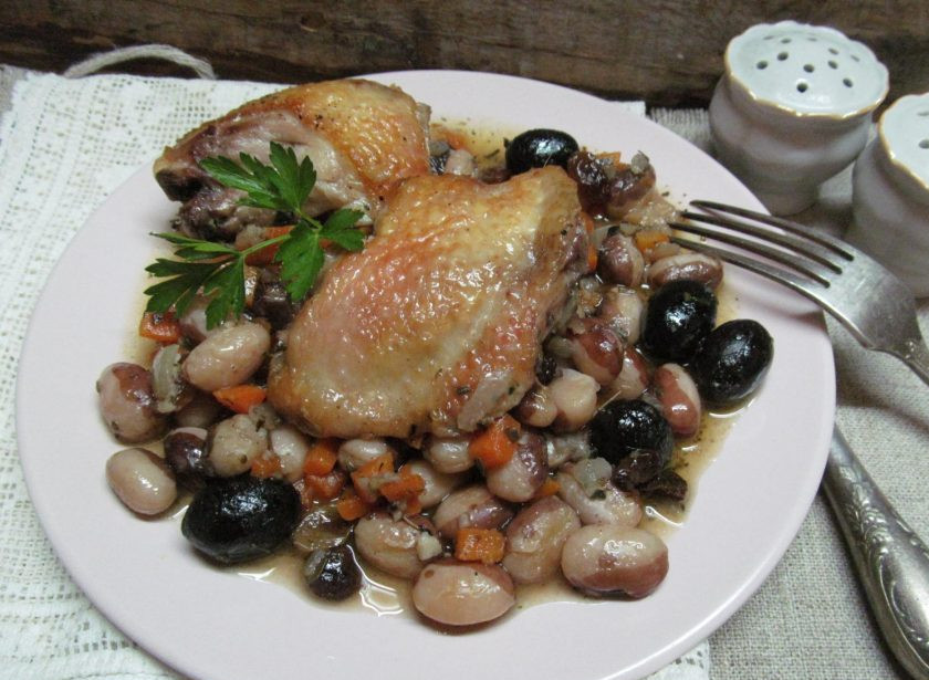 1. Этап. Тушеная курица с оливками и фасолью: Приятного аппетита!
