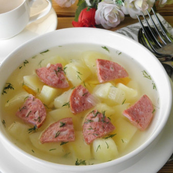 Суп с копченой колбасой