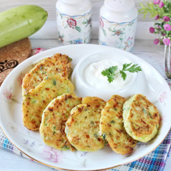 Оладьи из кабачков с плавленым сыром