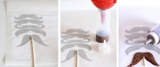 1. Этап. Усы из шоколада на палочке: Шоколад растопите в микроволновке или на водяной бане. Растопленный шоколад залейте в бутылку с узким горлышком. Используя предложенный трафарет и следуя инструкциям на картинке, нанесите шоколад.