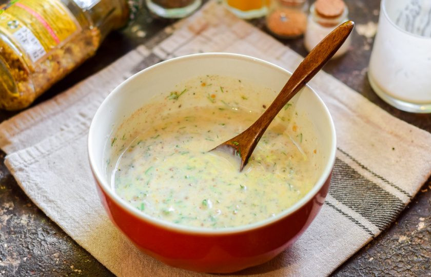 1. Этап. Заправка для салата из йогурта: 6. Перемешайте все и снимите пробу, отрегулируйте вкус соуса под себя.