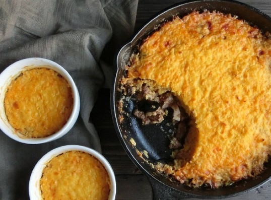 1. Этап. Рецепт кукурузного пирога: 8. Запекайте кукурузный пирог минут 45-55 до румяности. Приятного аппетита!