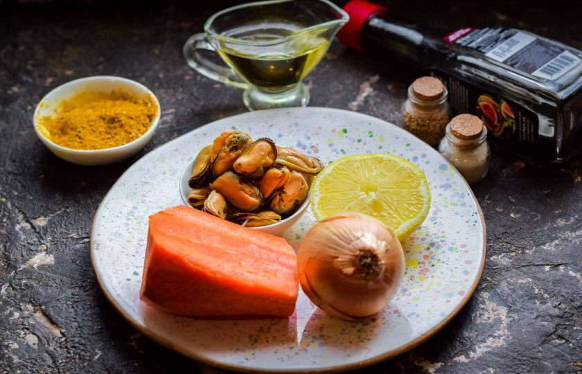 1. Этап. Мидии по-корейски: Подготовьте ингредиенты.