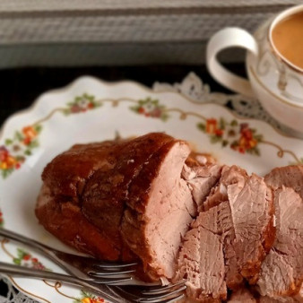 Свиная лопатка тушёная