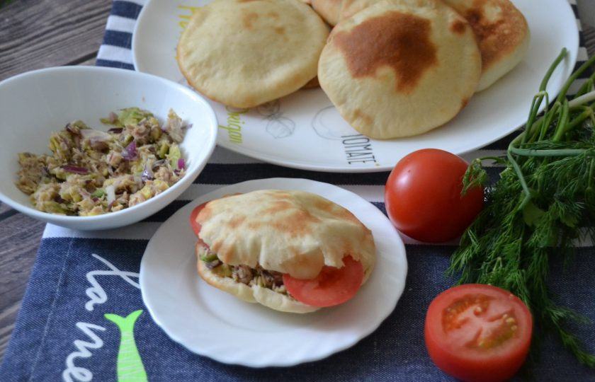 1. Этап. Греческая пита: В правильно приготовленной пите внутри образуется 