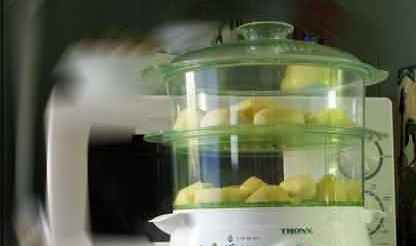 1. Этап. Запеканка из говядины: Сварить картошку.