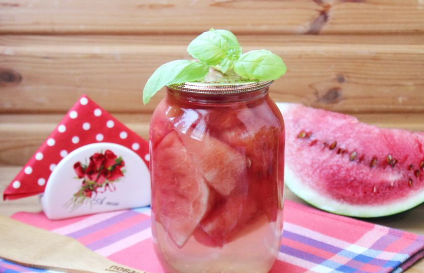 1. Этап. Арбузы в банке с лимонной кислотой: Пикантная закуска на зиму готова. Храните арбузы в прохладном месте.