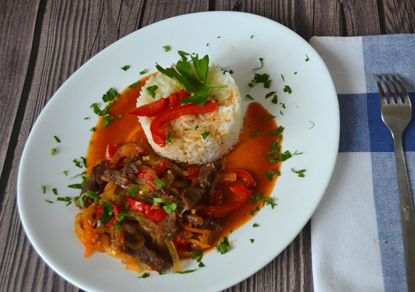 1. Этап. Мясо верёвочкой по-китайски: Подавайте мясо 