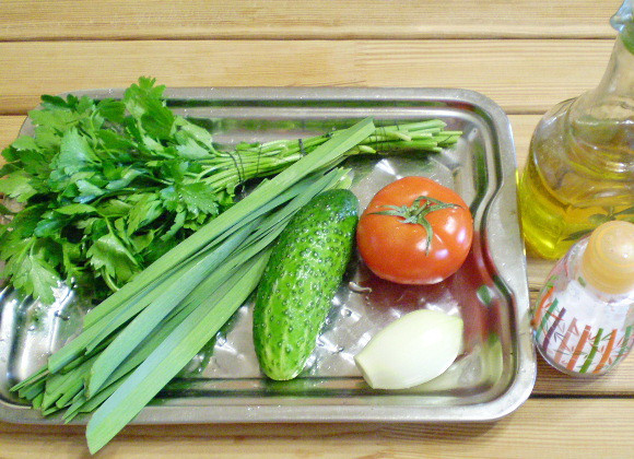 1. Этап. Салат к шашлыку: 1. Приготовим овощи. Все тщательно вымыть, обсушить.