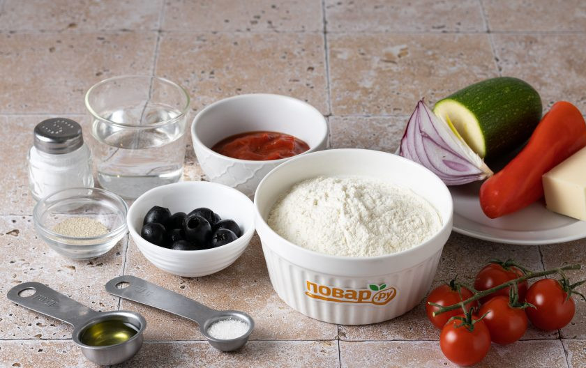 1. Этап. Овощная пицца: Подготовьте все ингредиенты.