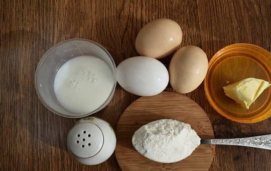 1. Этап. Хейгенек: Подготовьте необходимые продукты. Духовку разогрейте до 180 градусов.