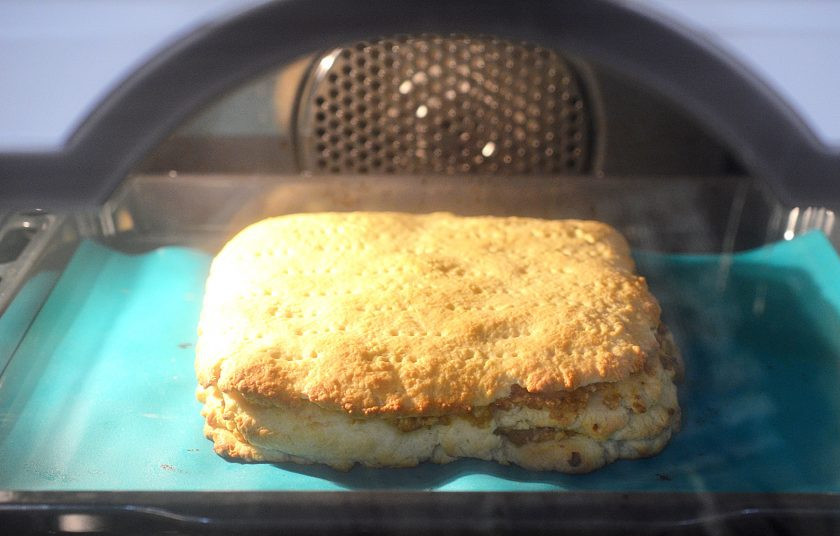 1. Этап. Пирожное Жербо: 12. Выпекайте в духовке при 180 градусах около 30 минут.